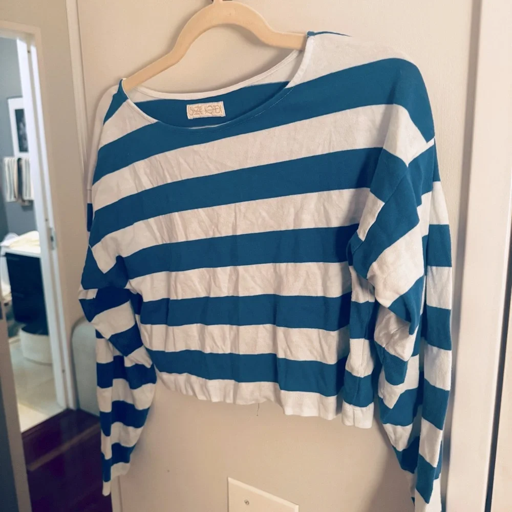 Suzie Kondi Psaras Striped Tee in Blue and White Stripe - Picture 5 of 7